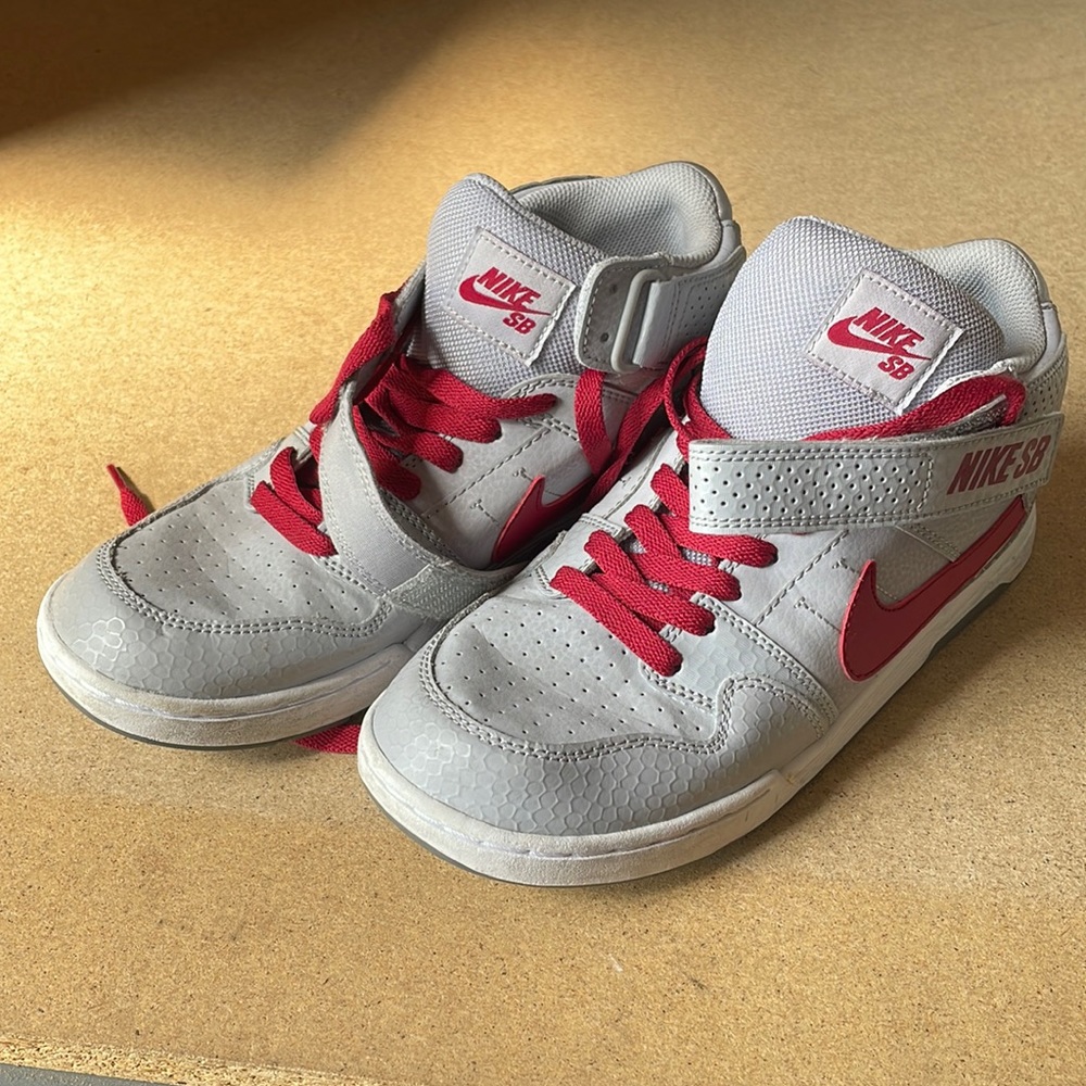 Nike high top sneakers, grey and red size 6.5 youth